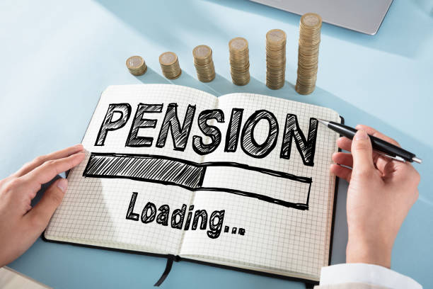 Retired NABET workers discussing their experiences with the NABET Pension Plan